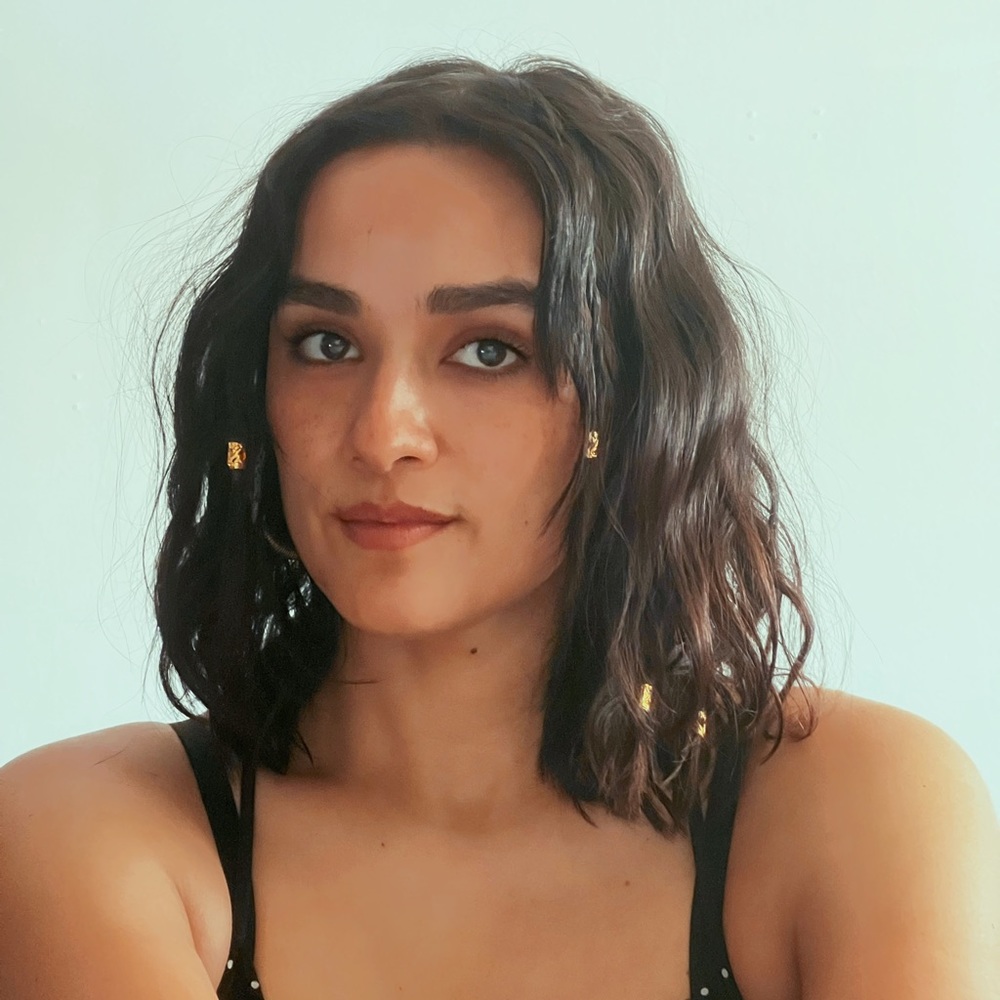 Meet your Posher, Annaís (Ana-ees)